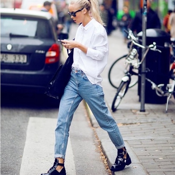 J Brand mom jeans - Picture 1 of 3